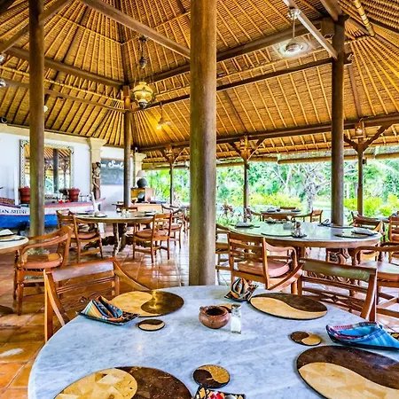 Taman Selini Wahana Beach Resort